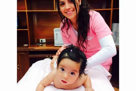 Estudiante y grupo CENESTETICA 1