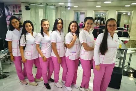 Estudiante y grupo CENESTETICA 10